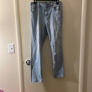 🛍️EUC D.JEANS straight leg,light wash sz.10 142